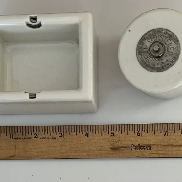 Vintage Sengebush Stamp/Envelope Moistener White Porcelain EUC - Picture 3 of 4